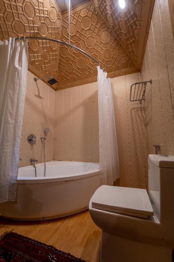 ขีโลนา กรุ๊ป ออฟ เฮาส์โบ๊ต Hotel ศรีนาการ์ ภายนอก รูปภาพ